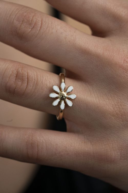 Daisy enamel deals ring